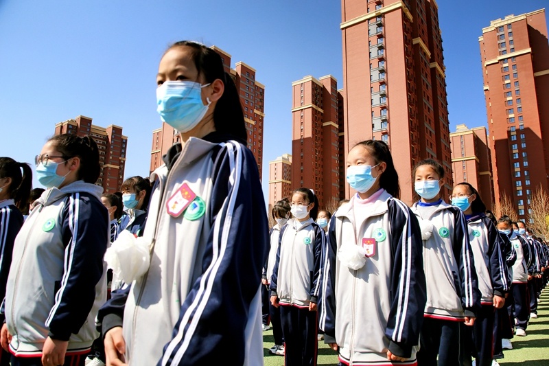 滿城區實驗中學組織開展清明緬懷先烈活動。連國 攝